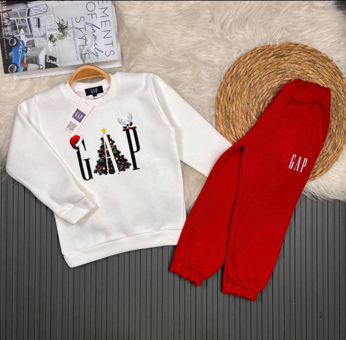 GAP Kids Festive Winter Christmas Set White and Red - Kids Boys/Girls (3-12Y)