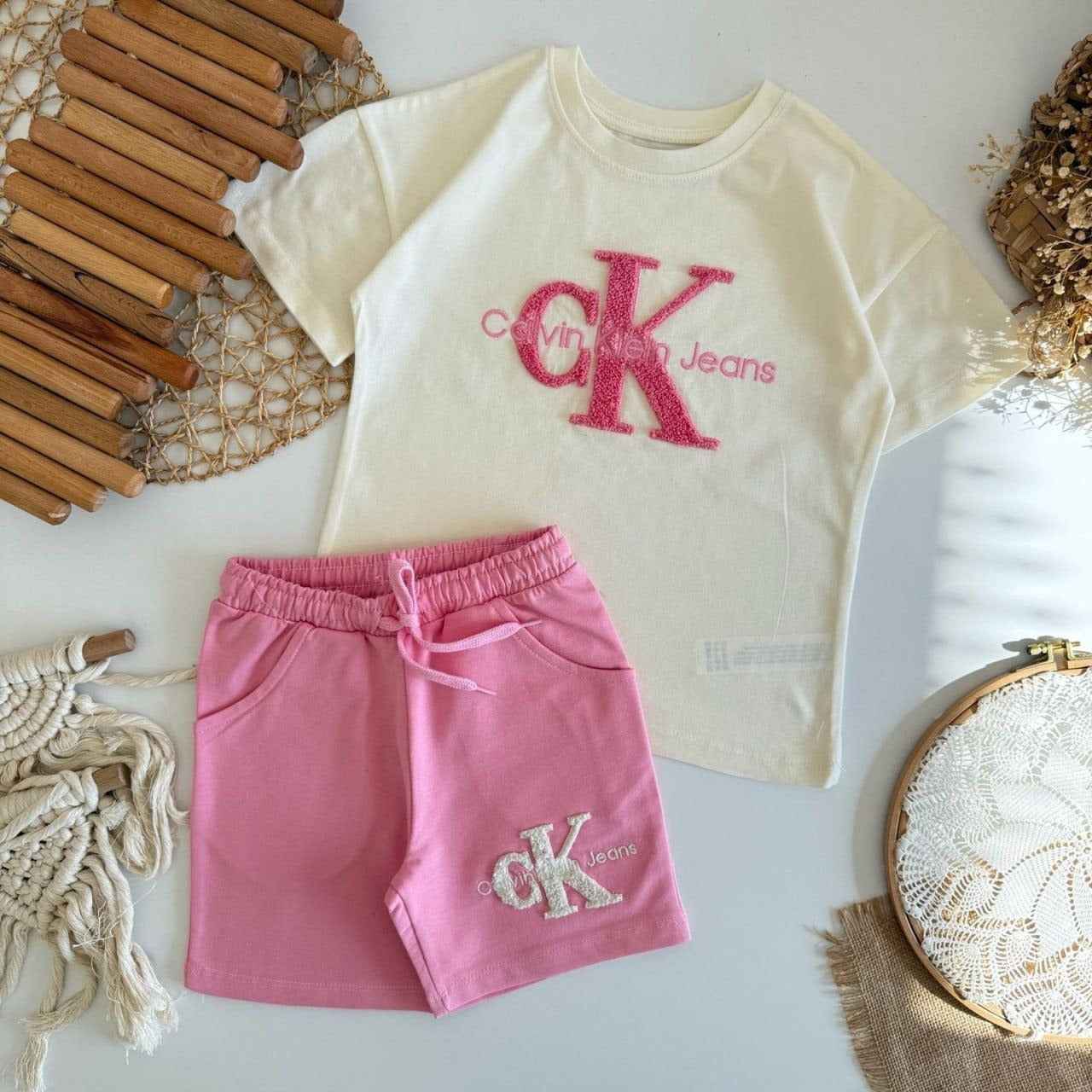 Calvin Klein Jeans Kids Monogram T-Shirt andShorts Set - Kids Girls (Age: 3-10Y)