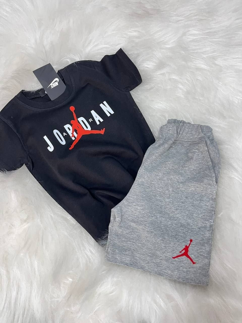 Jordan Tee and Shorts Sport Set for Kids –– Kids Boys (Ages 3 to 12)