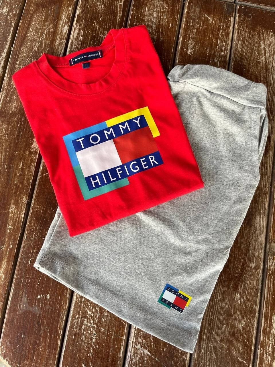 TOMMY Kids Classic Red Color block Tee and Shorts Set –– Kids Boys (Ages 3 to 12)