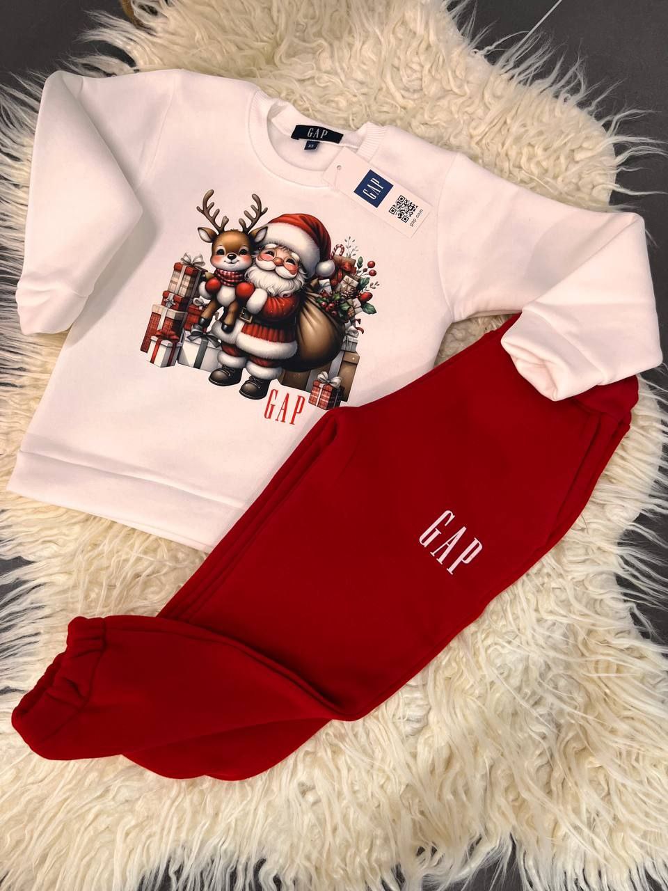 GAP Christmas Santa and Reindeer White and Red Tracksuit Set - Kids Boys/Girls (3-12Y)