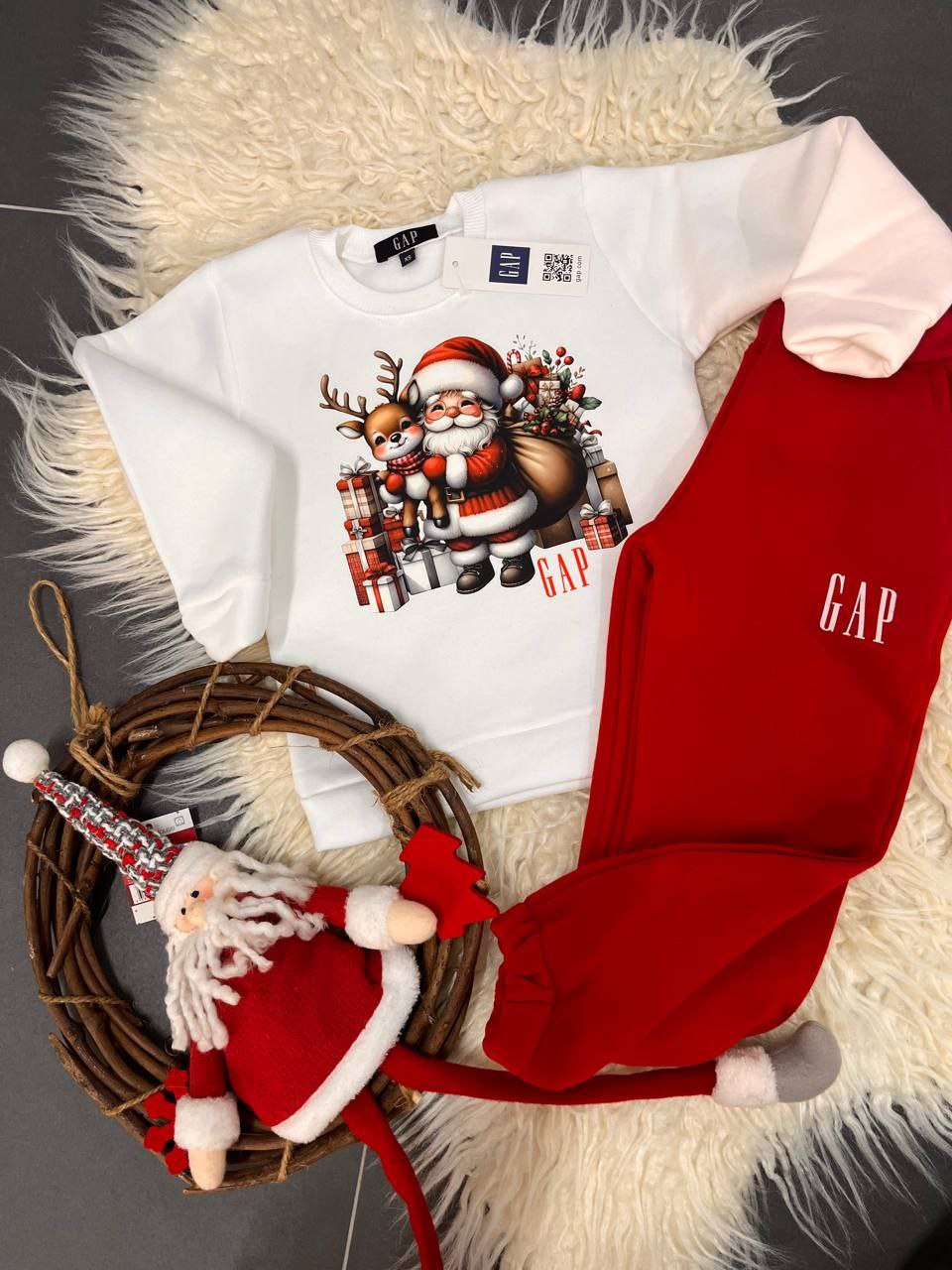GAP Christmas Santa and Reindeer White and Red Tracksuit Set - Kids Boys/Girls (3-12Y)