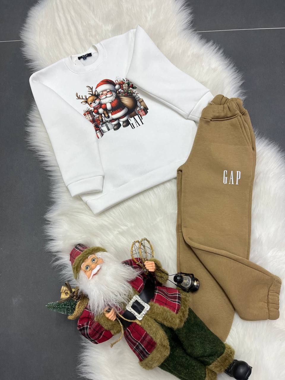 GAP Christmas Santa and Reindeer White and Beige Tracksuit Set - Kids Boys/Girls (3-12Y)