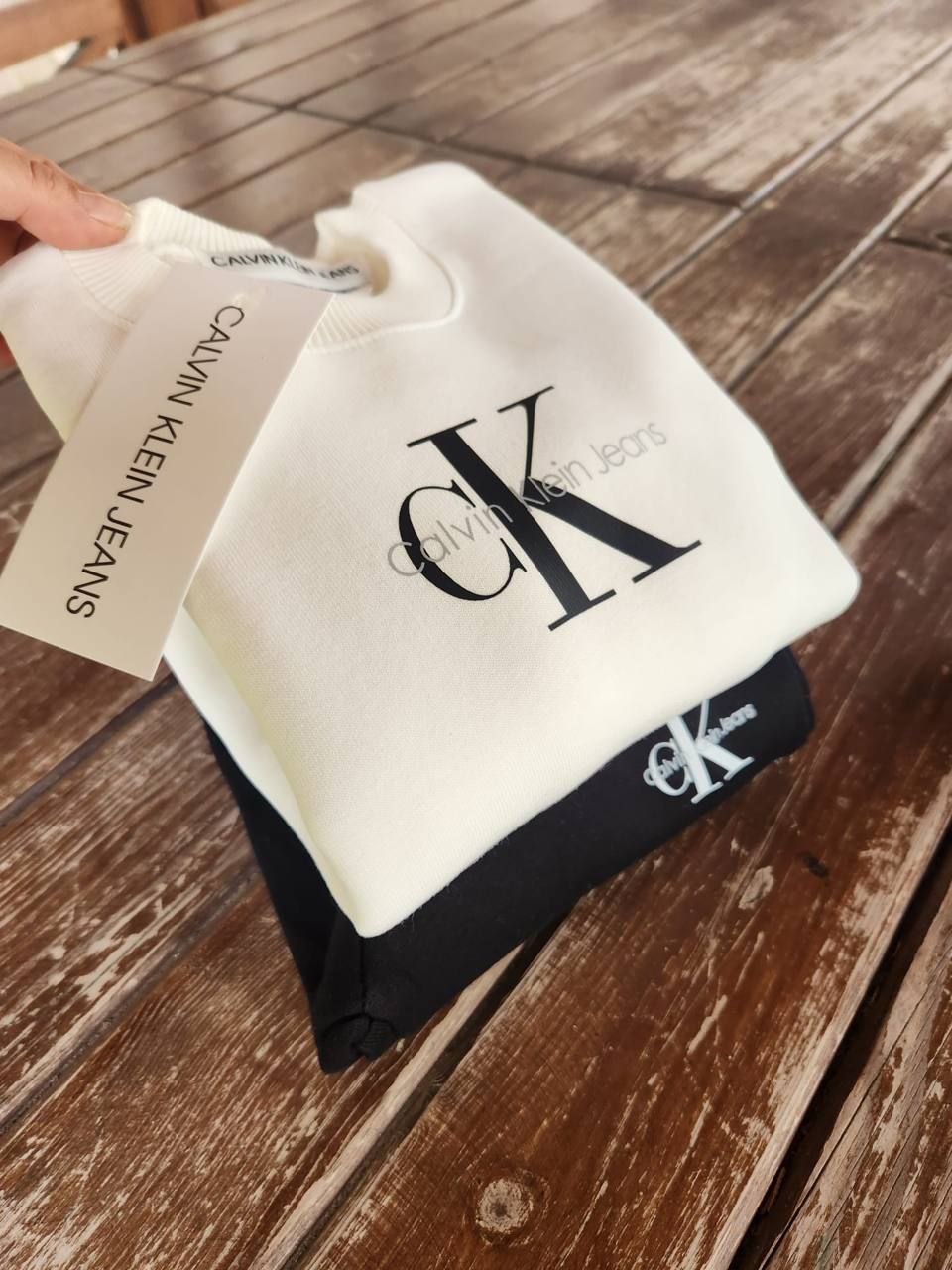 Calvin Klein Sweater and Jogger Premium White and Black Kids Set - Kids Boys/Girls (3-12Y)