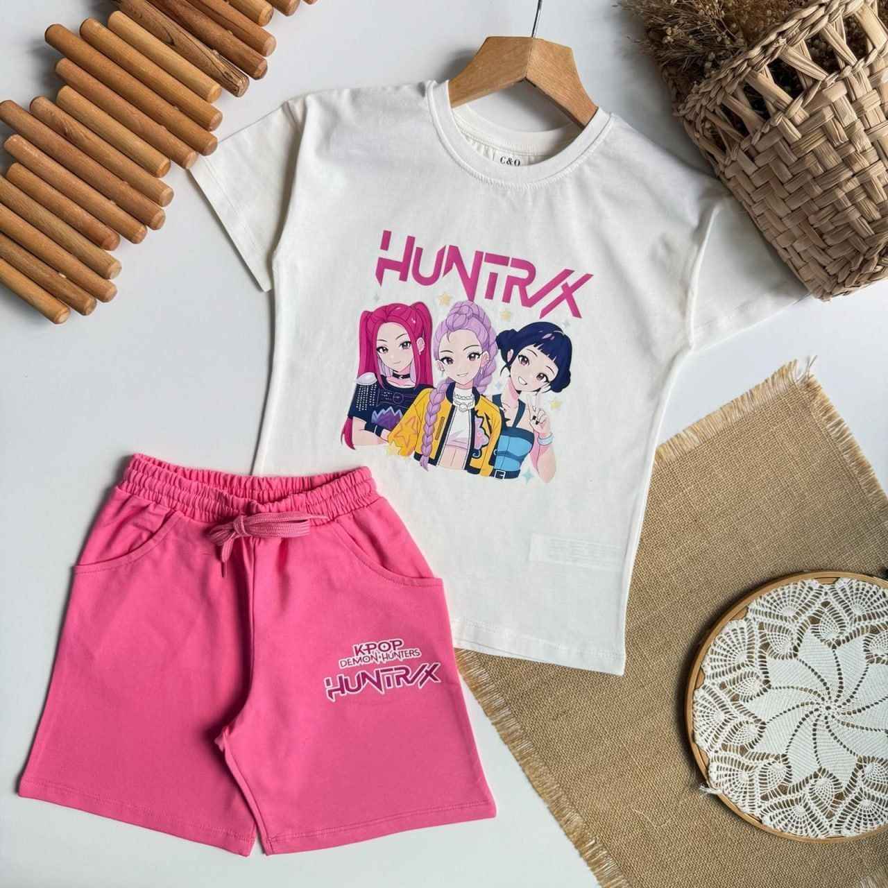 Huntrx K-Pop Kids beige T-Shirt and Pink Shorts Set - Kids Girls (Age: 5-14Y)